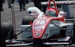 ¼ÂºÝ¤ÎTOYOTA TEAM TOM'S F3¥Þ¥·¥ó